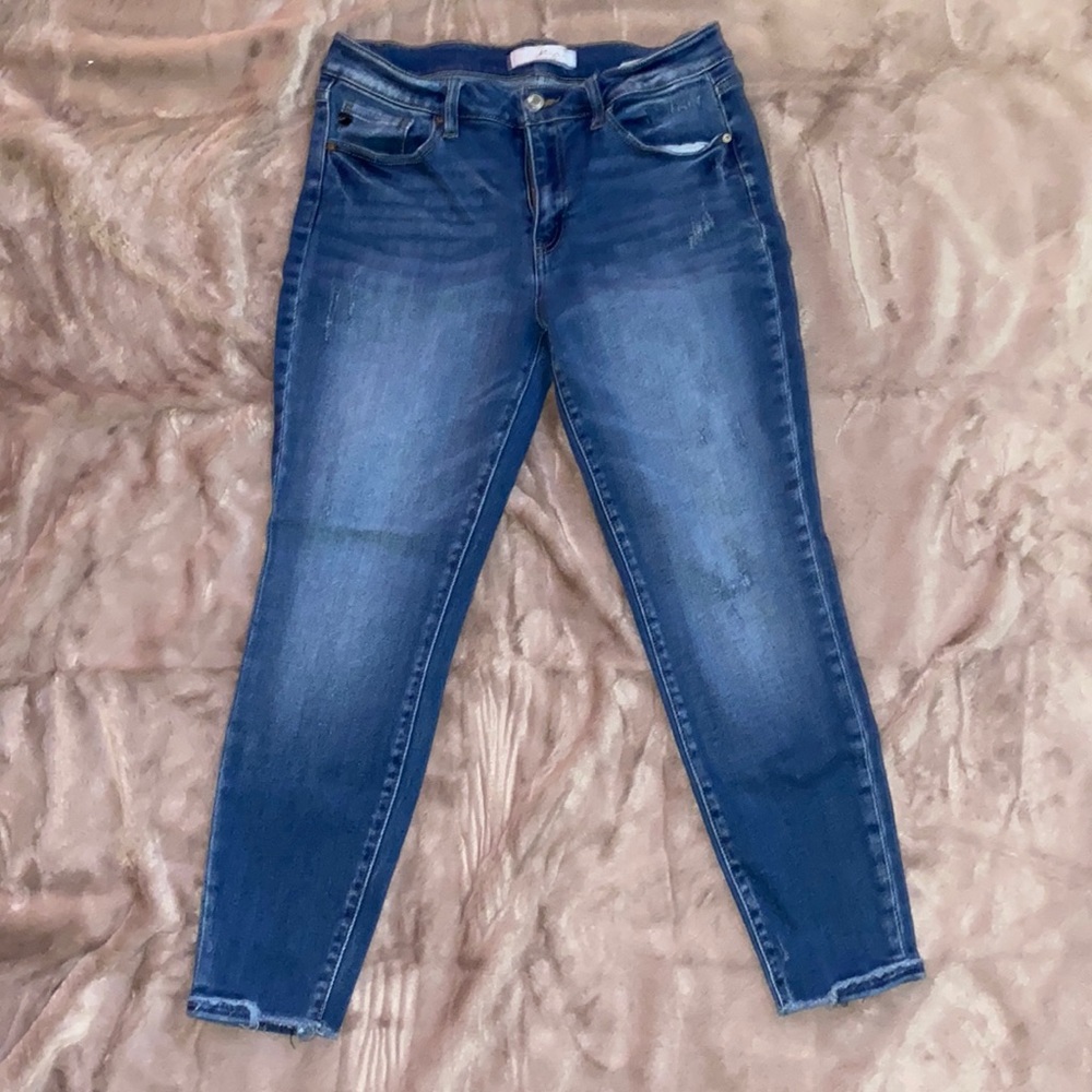 KanCan size 13/30 slight distressing jeans